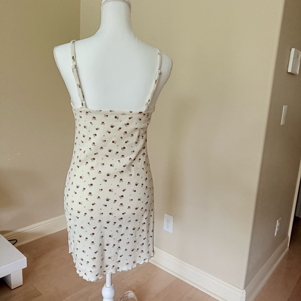 Cream and Brown Chemise with Spaghetti Straps and Sweetheart Neckline - Picture 3 of 5